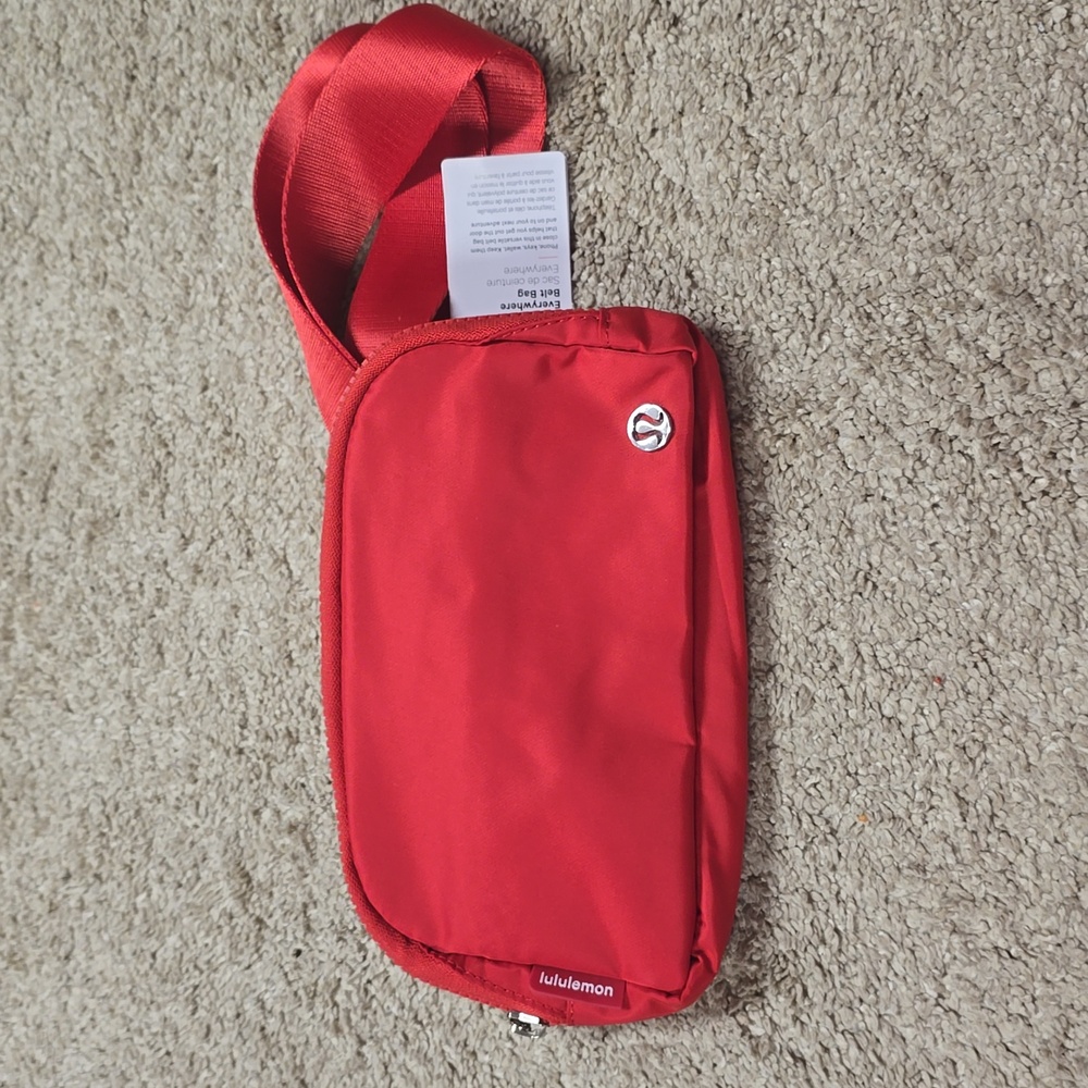 Everywhere Belt Bag 1L NWT - Picture 4 of 8